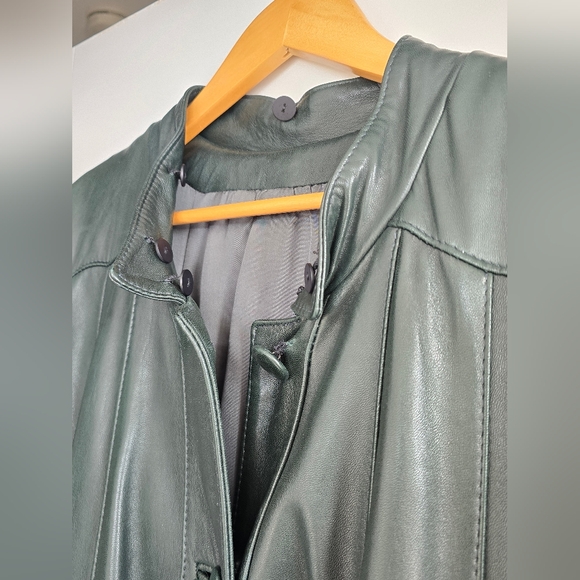 Oversized Green Leather Trench Coat with Fur Trims - Plus Size 14W - Picture 14 of 17